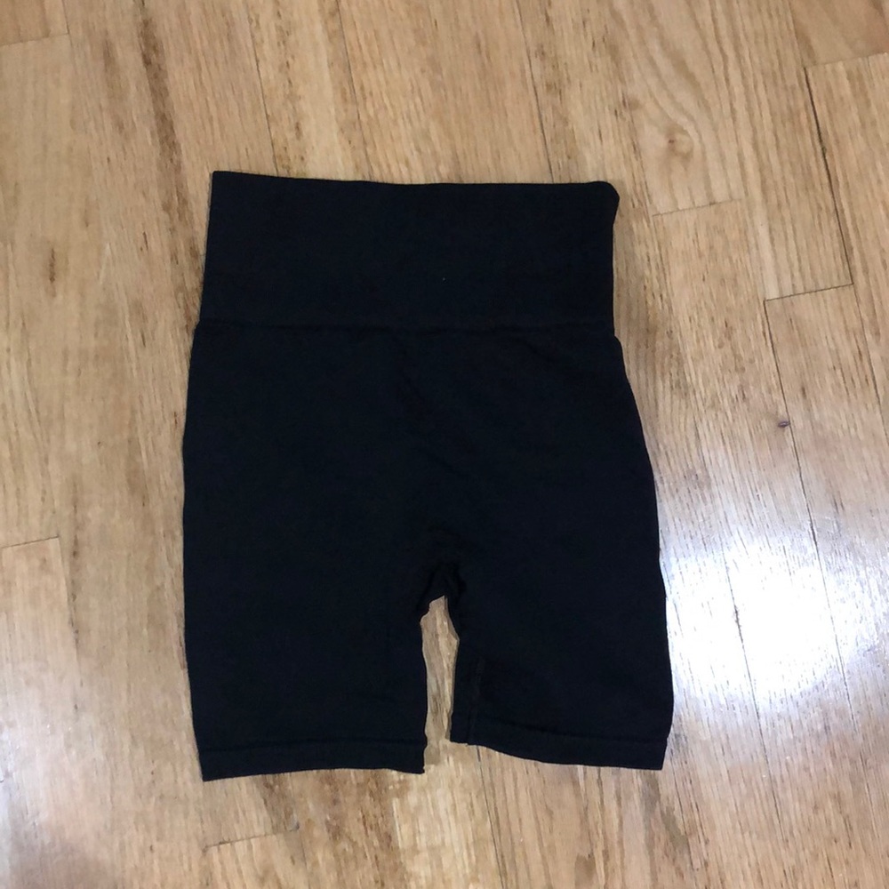 TALA Hosta Shorts NWOT